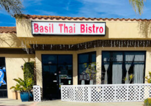 basil thai bistro bandung