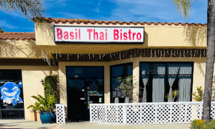 basil thai bistro bandung